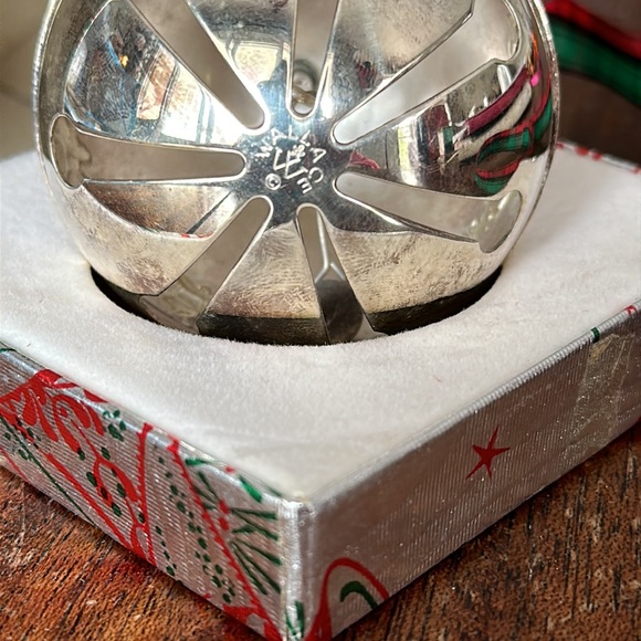 Wallace Silversmiths 150th Anniversary bell - Picture 3 of 3